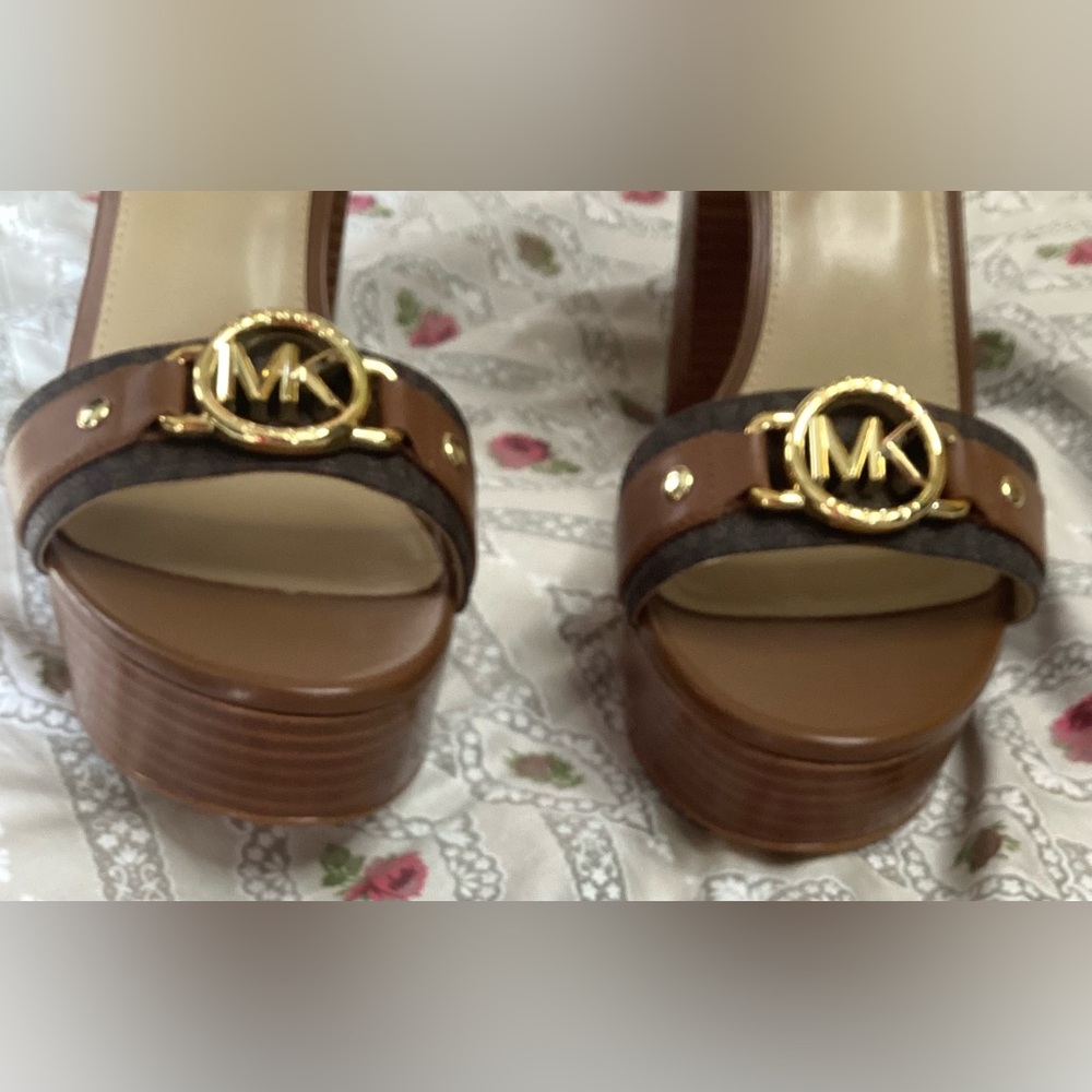 Michael Kors Tan and Black Rory Platform Leather Heels 9.5 *FIRM PRICE* - Picture 4 of 11